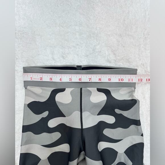 COR designed by Ultracor High Waist Camo Leggings Size Small - Picture 10 of 12